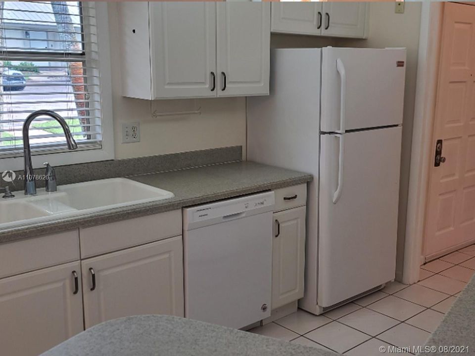 Recently Rented: $1,995 (2 beds, 2 baths, 1500 Square Feet)