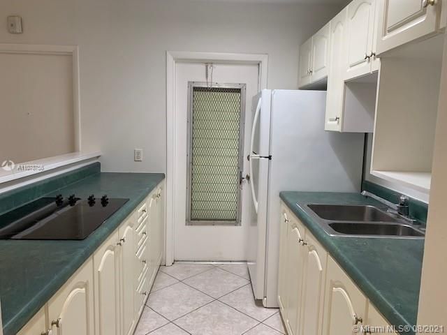 Recently Rented: $1,250 (1 beds, 1 baths, 640 Square Feet)