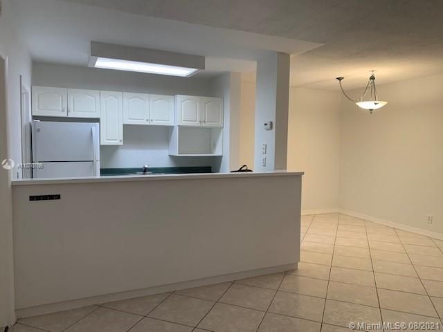 Recently Rented: $1,250 (1 beds, 1 baths, 640 Square Feet)