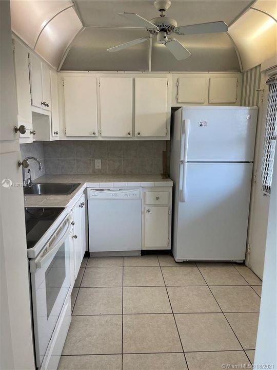 Recently Sold: $179,000 (2 beds, 2 baths, 994 Square Feet)
