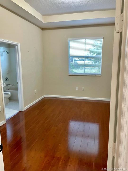 Recently Rented: $2,150 (3 beds, 2 baths, 1251 Square Feet)