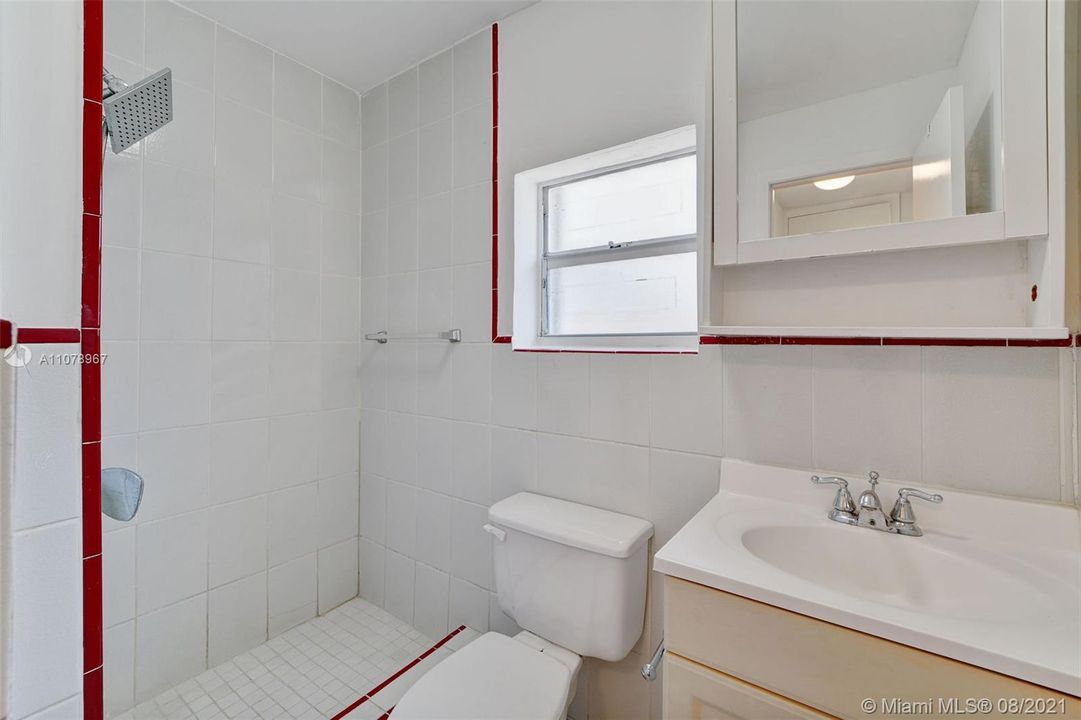 最近售出: $990,900 (3 贝兹, 2 浴室, 1474 平方英尺)