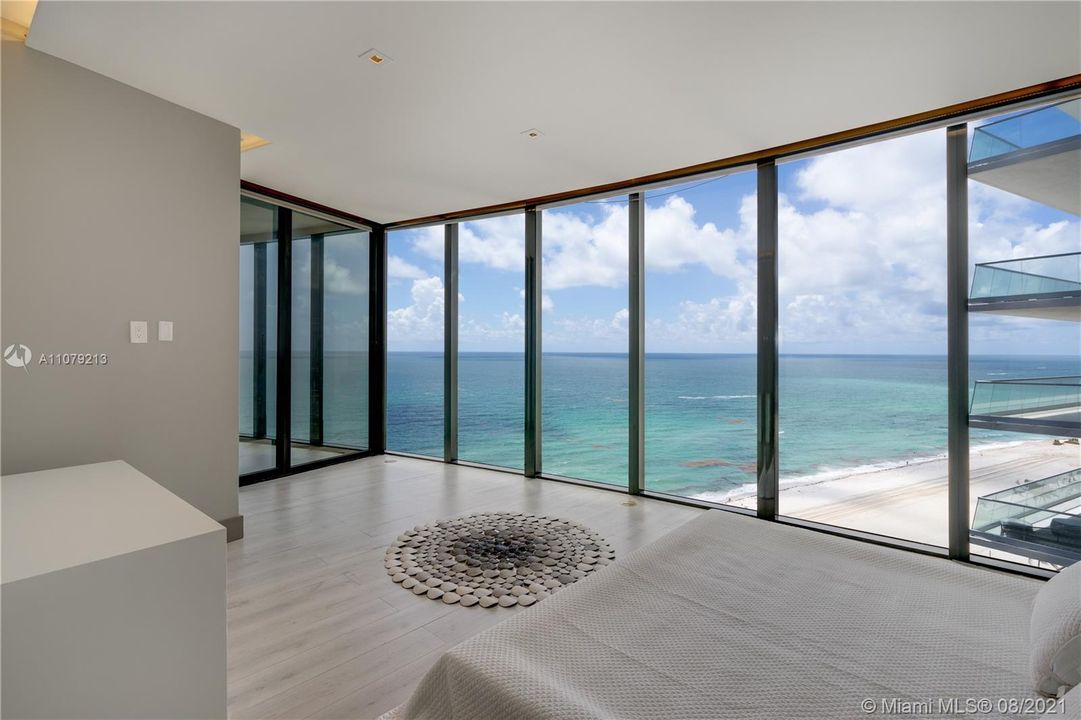 Recently Sold: $5,500,000 (4 beds, 4 baths, 4154 Square Feet)