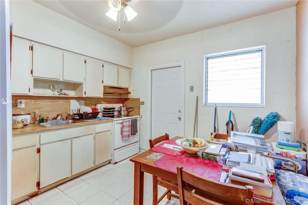 javascript:ManageMediaJS.showDetails(30);