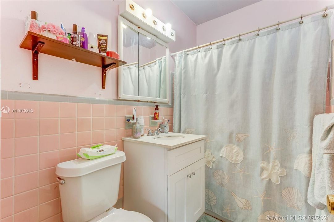 Vendido Recientemente: $659,000 (0 camas, 0 baños, 3118 Pies cuadrados)