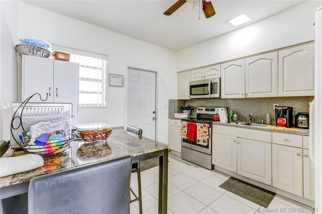 Vendido Recientemente: $659,000 (0 camas, 0 baños, 3118 Pies cuadrados)