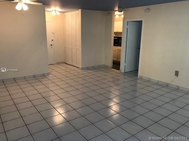 Recently Rented: $1,775 (1 beds, 1 baths, 810 Square Feet)