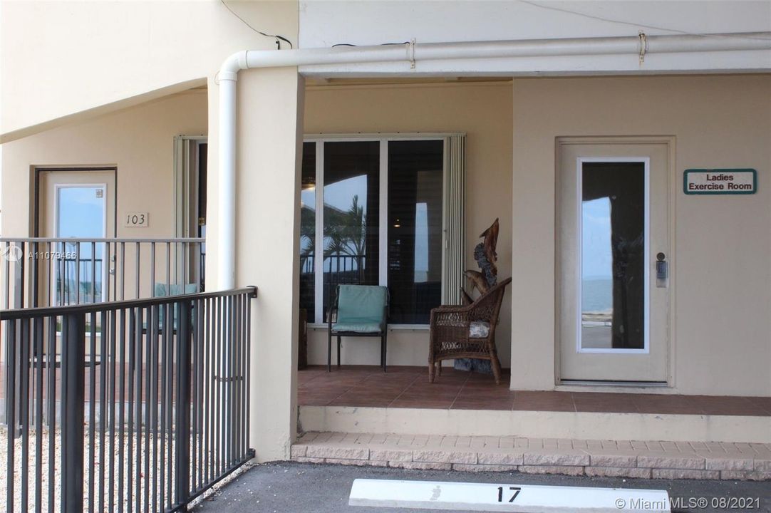 ENTRANCE TO APARTMENT NEXT TO GYM