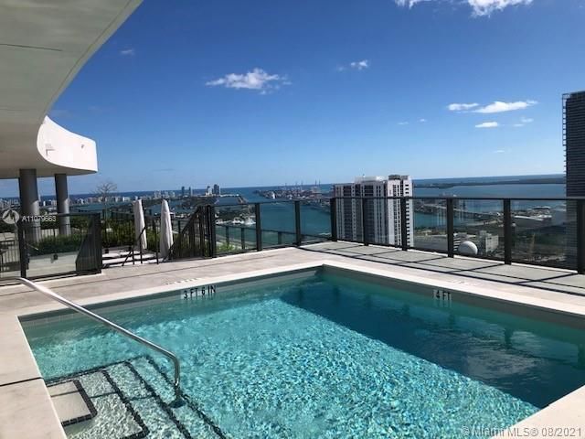 Recently Sold: $425,000 (1 beds, 1 baths, 752 Square Feet)