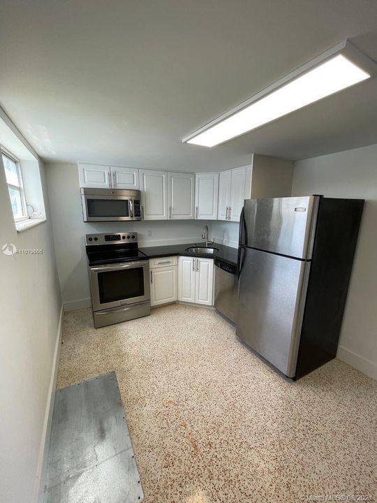 Recently Rented: $2,900 (2 beds, 2 baths, 1200 Square Feet)