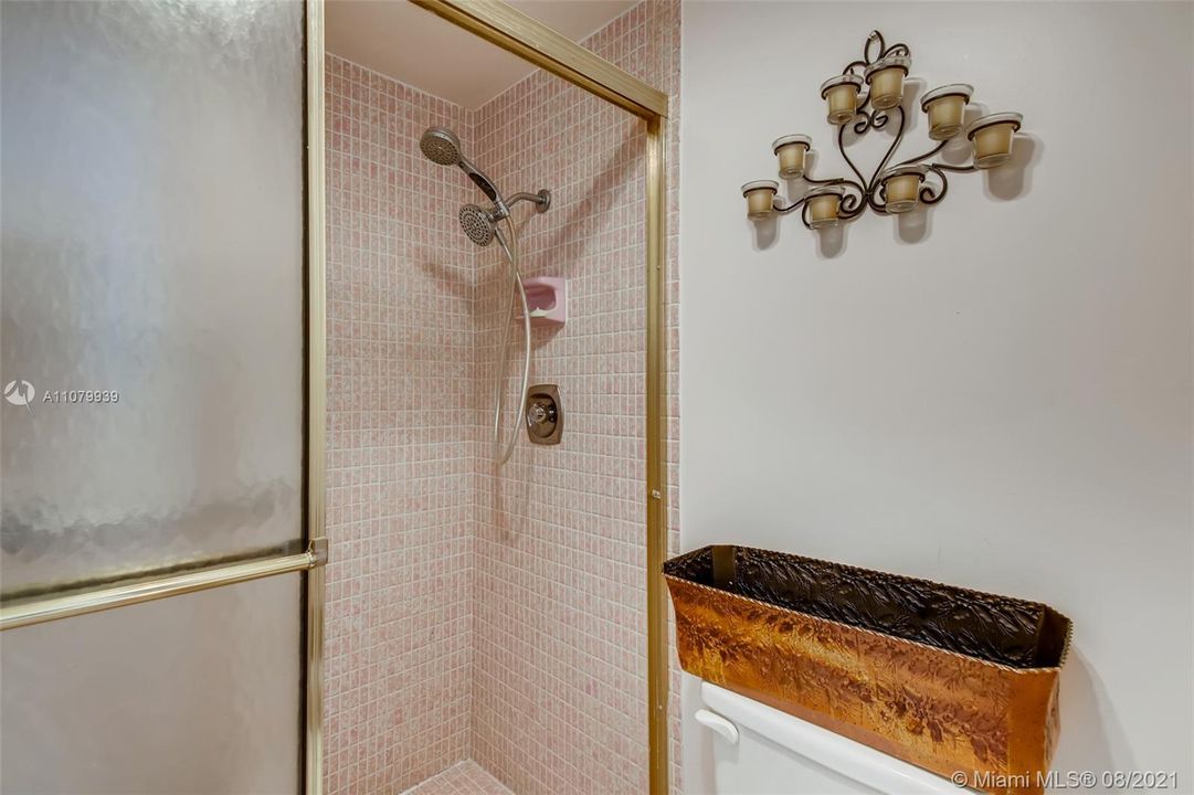 最近售出: $170,000 (2 贝兹, 2 浴室, 1132 平方英尺)