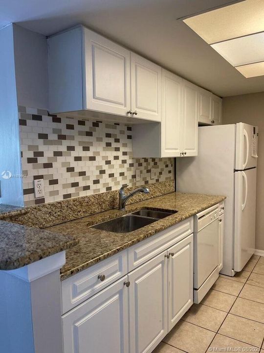 Recently Rented: $2,200 (3 beds, 2 baths, 1290 Square Feet)