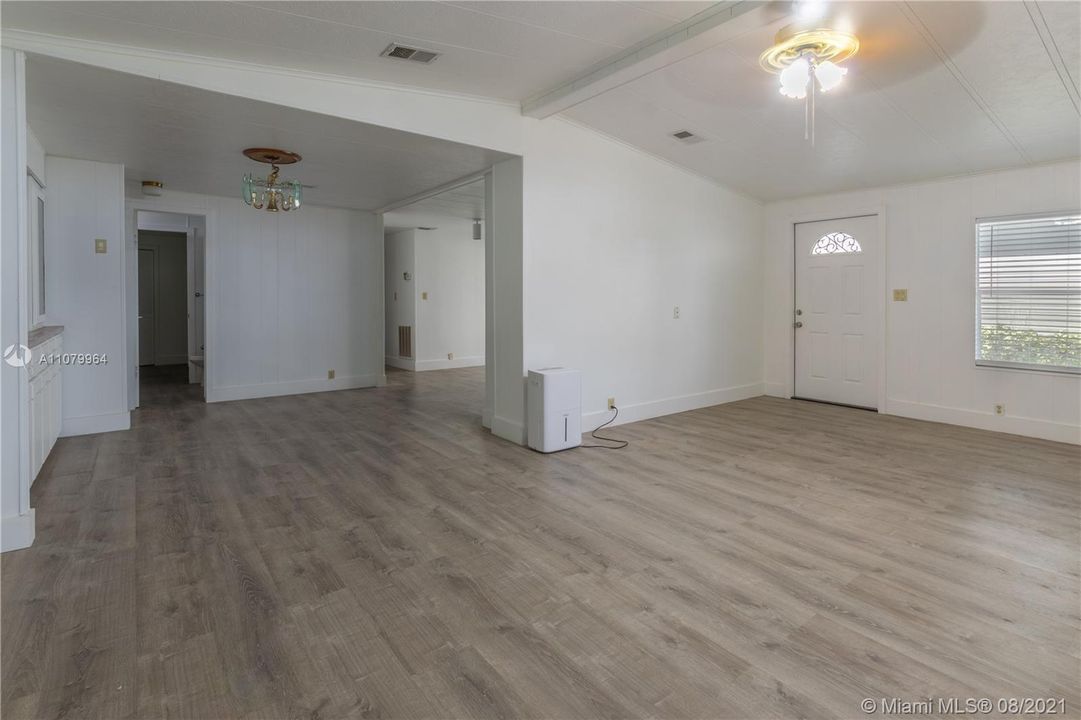 Recently Rented: $1,600 (2 beds, 2 baths, 1332 Square Feet)