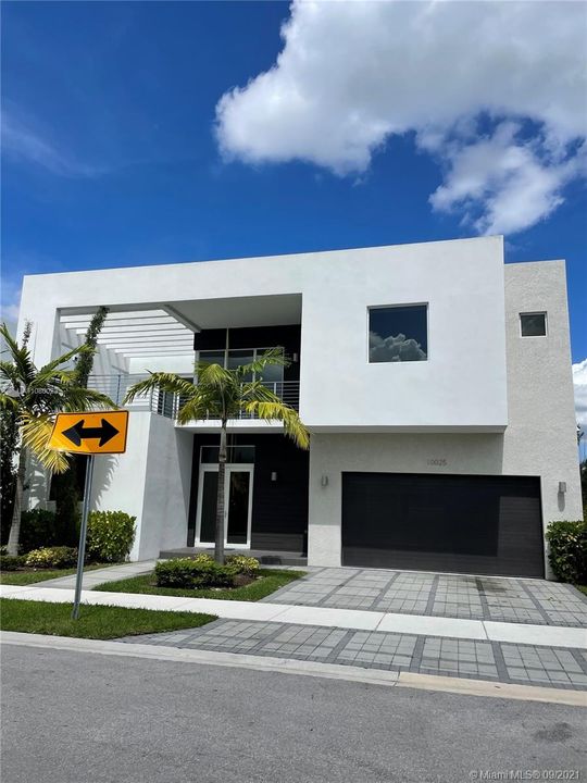 Recently Sold: $1,025,000 (4 beds, 4 baths, 3624 Square Feet)
