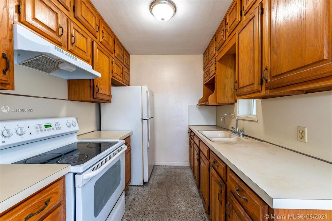 Recently Sold: $344,999 (3 beds, 1 baths, 1194 Square Feet)