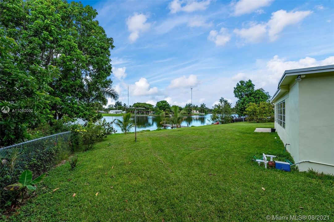 Recently Sold: $344,999 (3 beds, 1 baths, 1194 Square Feet)