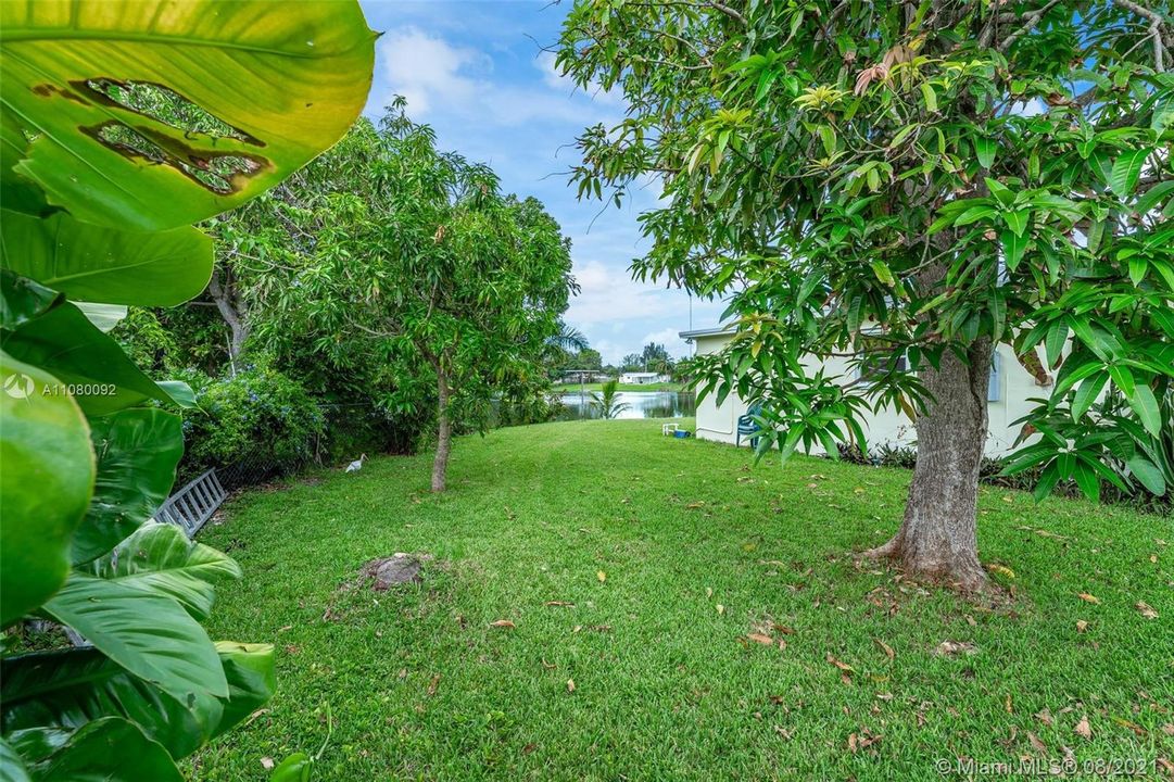 Recently Sold: $344,999 (3 beds, 1 baths, 1194 Square Feet)