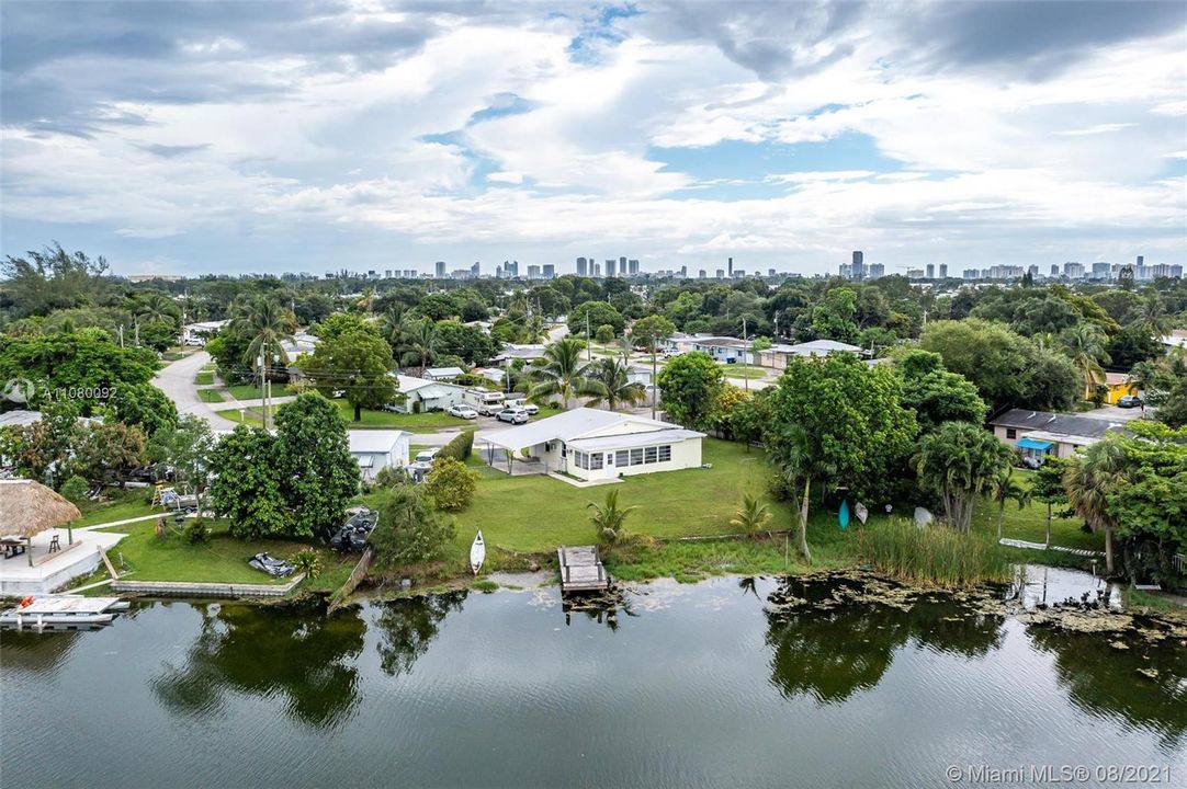 Recently Sold: $344,999 (3 beds, 1 baths, 1194 Square Feet)