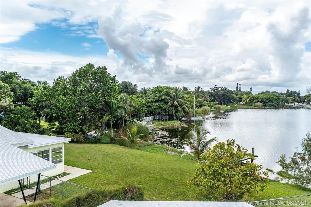 Recently Sold: $344,999 (3 beds, 1 baths, 1194 Square Feet)