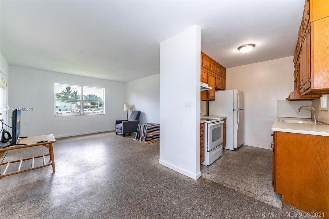 Recently Sold: $344,999 (3 beds, 1 baths, 1194 Square Feet)