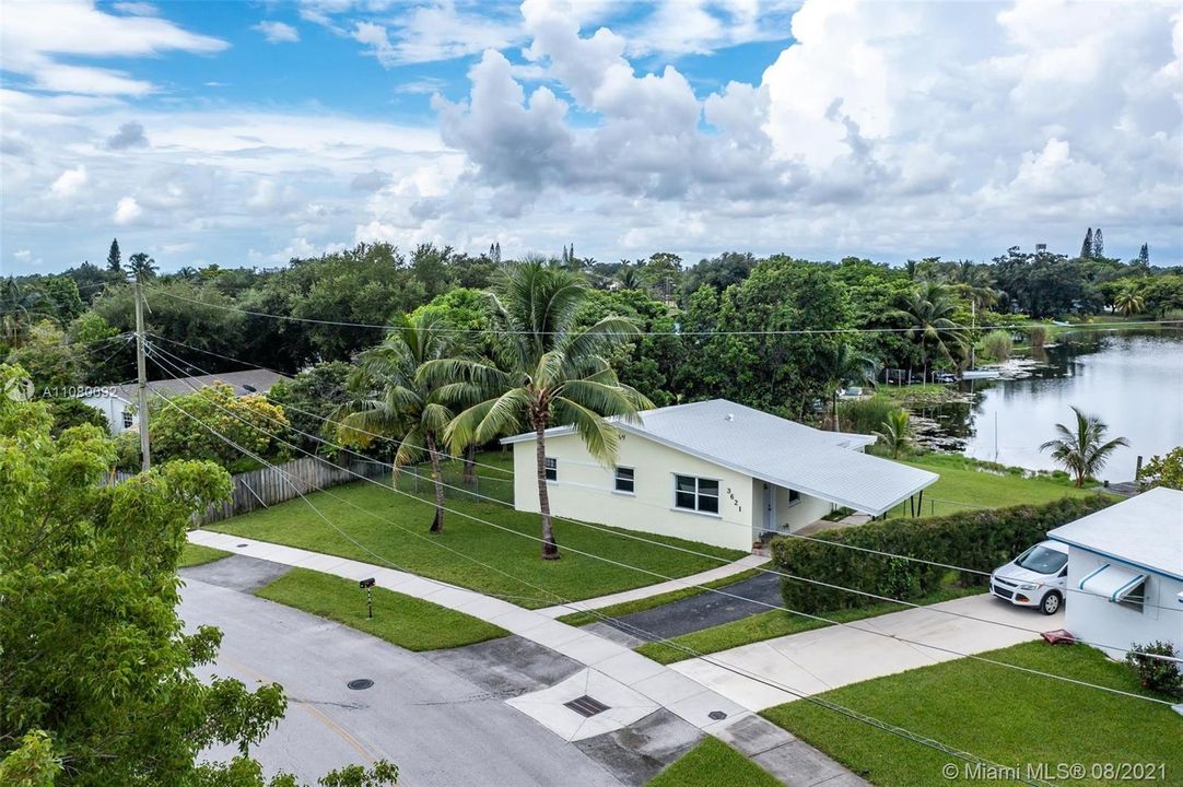 Recently Sold: $344,999 (3 beds, 1 baths, 1194 Square Feet)