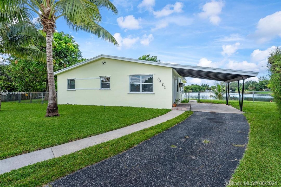Recently Sold: $344,999 (3 beds, 1 baths, 1194 Square Feet)