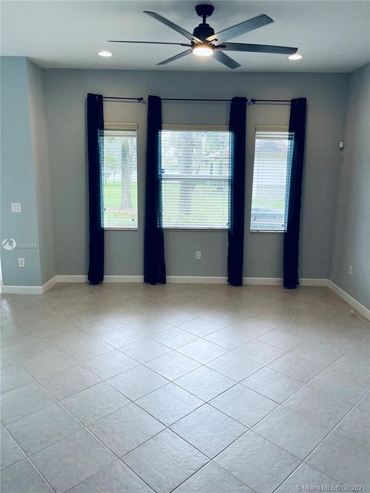 Family/Dining Room Combo