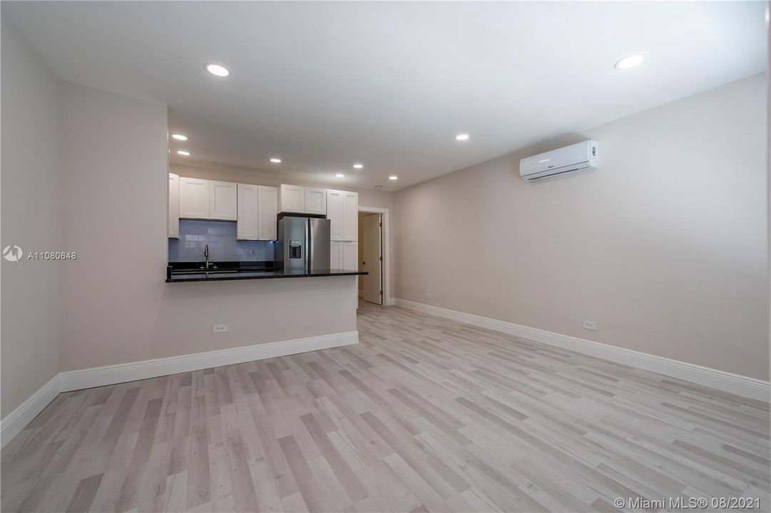 Recently Rented: $1,795 (1 beds, 1 baths, 600 Square Feet)