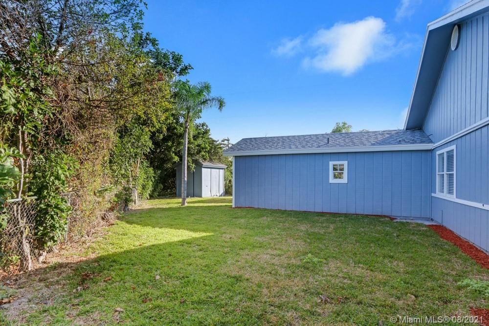 6077 Francis Street (Left Side) Rear Exterior