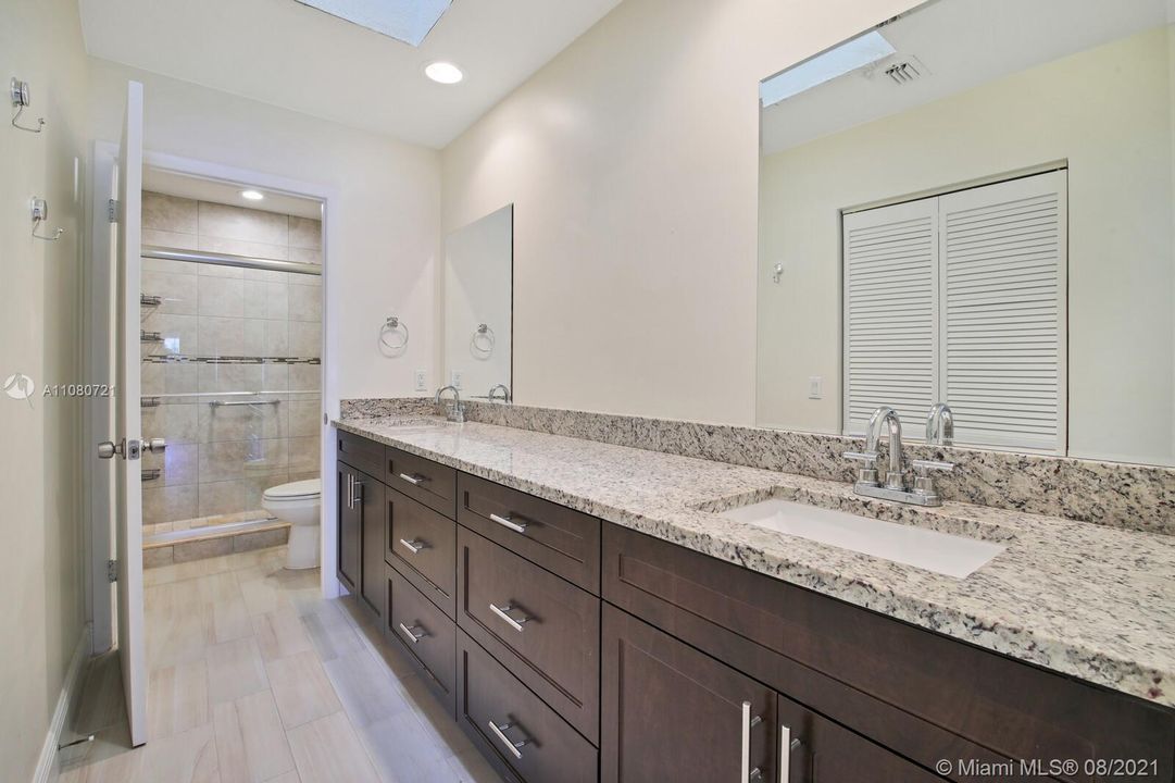 6075 Francis Street (Right Side) Master Bathroom