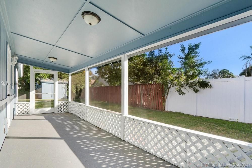 6077 Francis Street (Left Side) Screened Back Patio