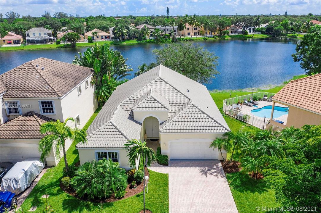Недавно продано: $599,900 (3 спален, 2 ванн, 1958 Квадратных фут)