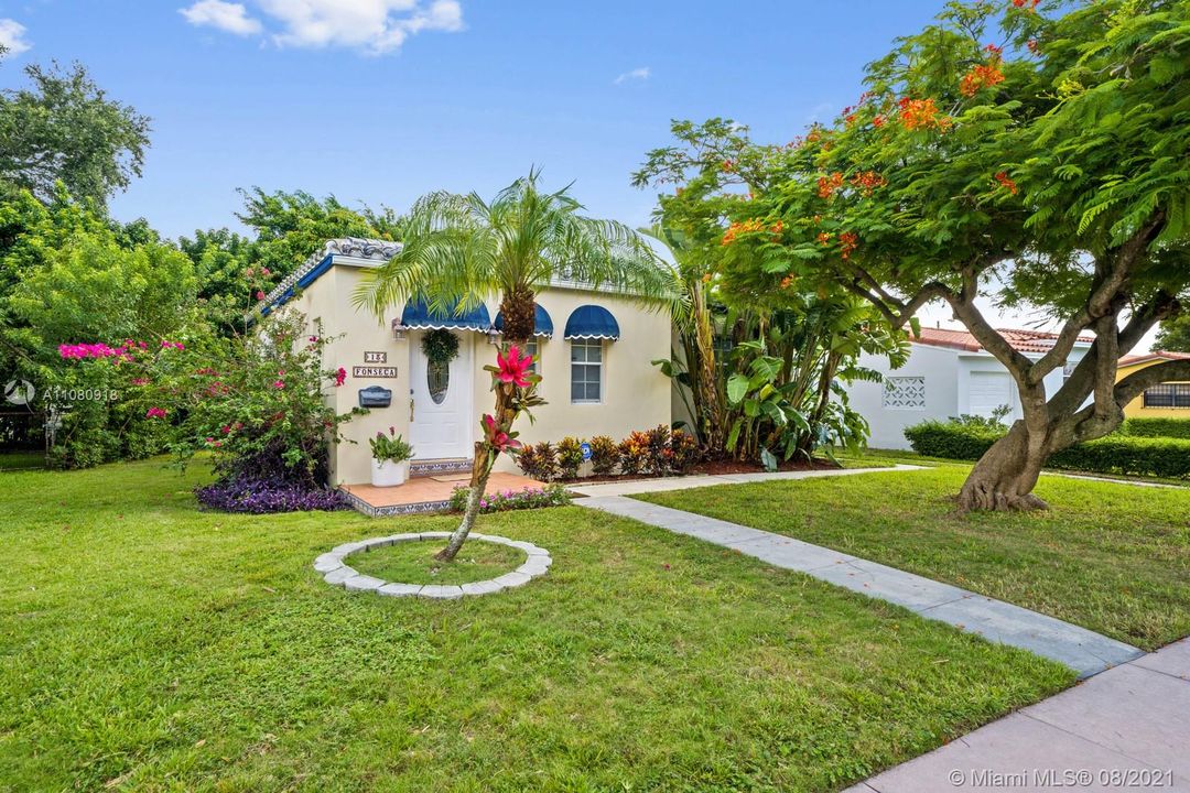 Recently Sold: $599,000 (3 beds, 2 baths, 1292 Square Feet)