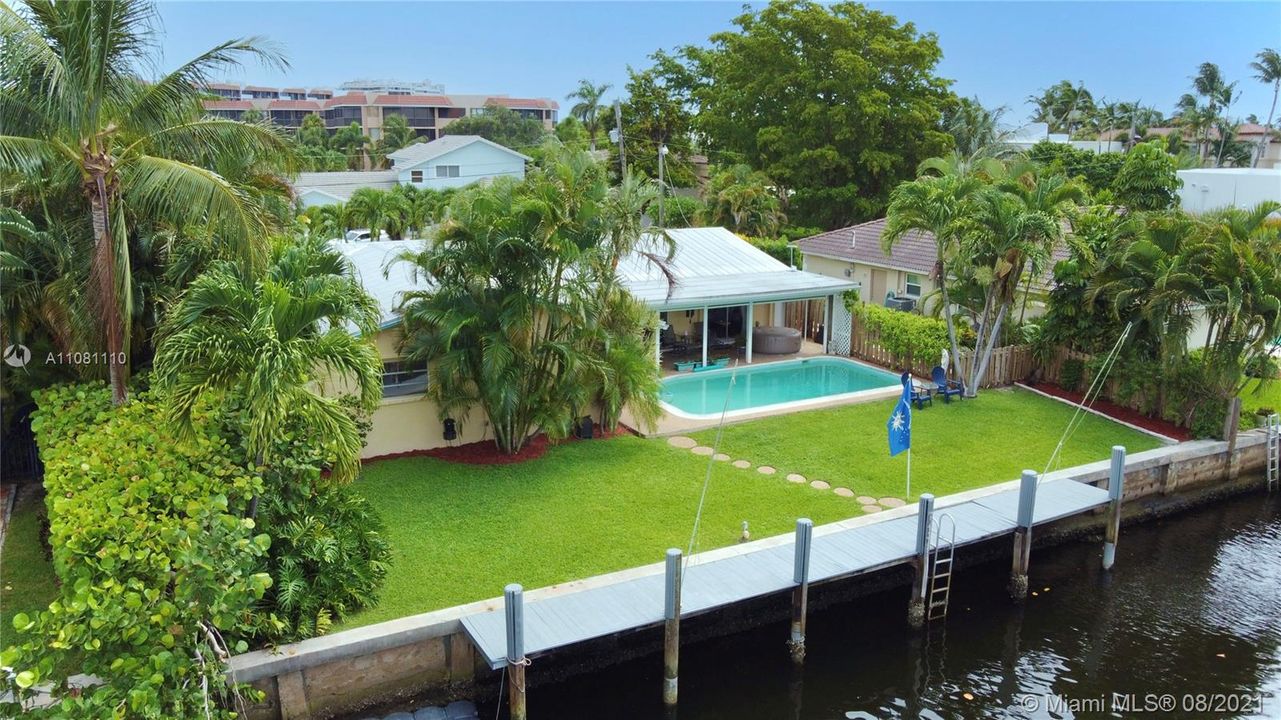 Vendido Recientemente: $1,790,000 (3 camas, 2 baños, 1702 Pies cuadrados)