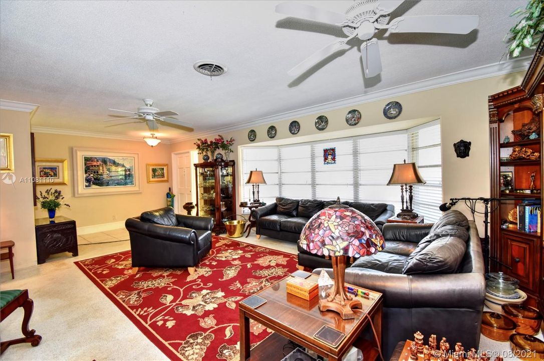 Recently Sold: $1,790,000 (3 beds, 2 baths, 1702 Square Feet)