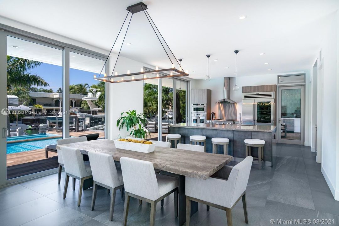 Recently Sold: $6,300,000 (5 beds, 5 baths, 4583 Square Feet)