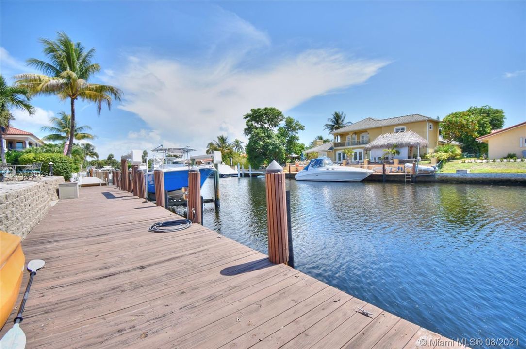 Recently Sold: $1,499,900 (3 beds, 2 baths, 1844 Square Feet)