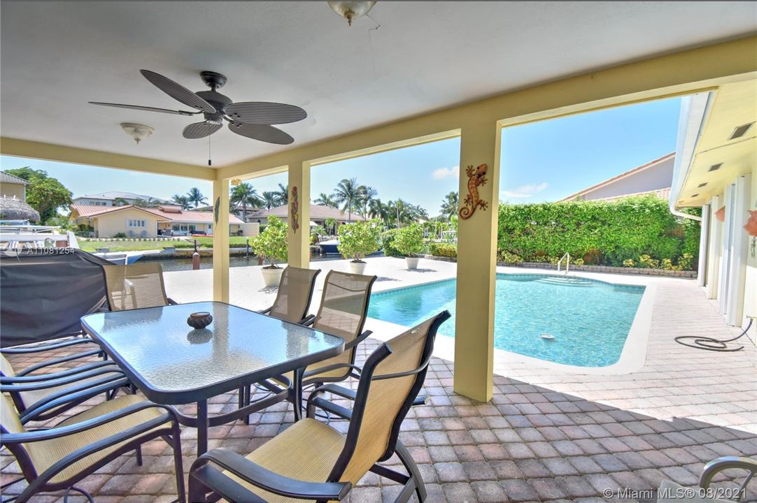 Recently Sold: $1,499,900 (3 beds, 2 baths, 1844 Square Feet)