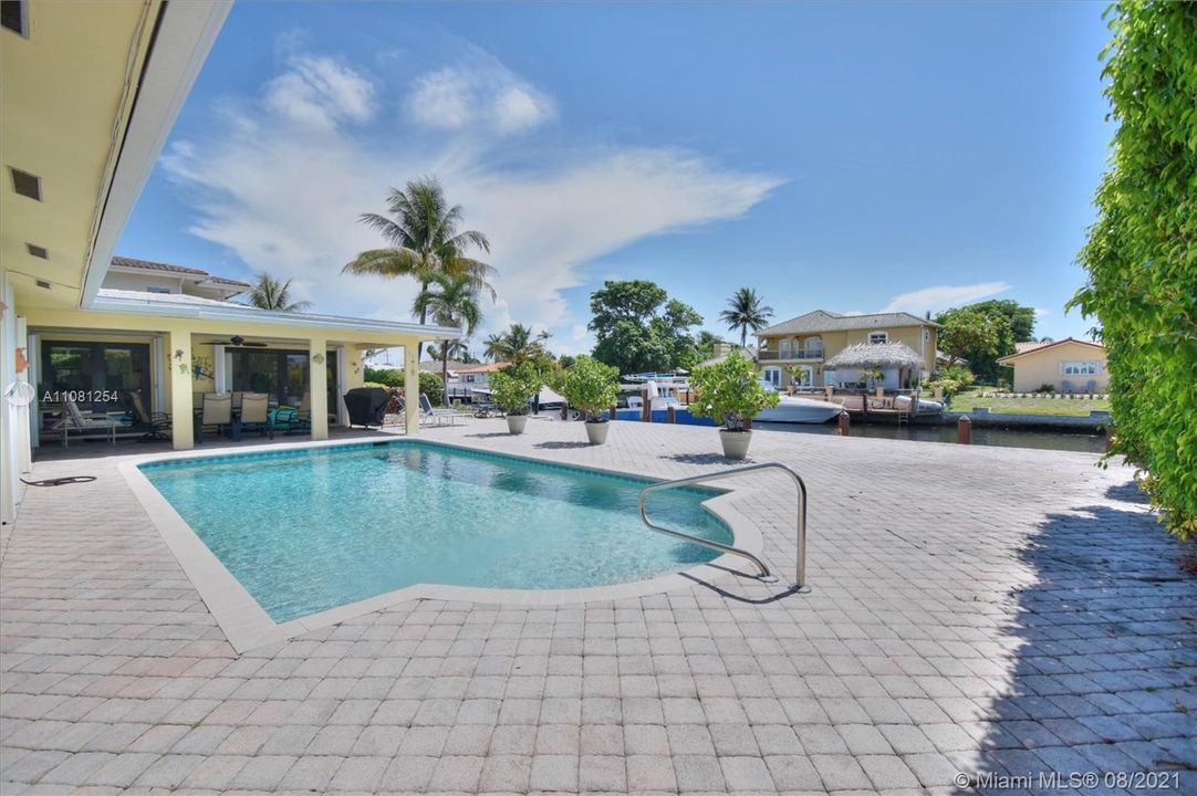 Recently Sold: $1,499,900 (3 beds, 2 baths, 1844 Square Feet)