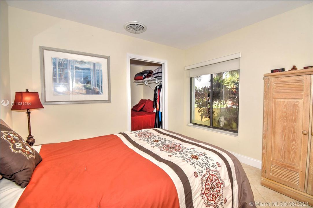 Recently Sold: $1,499,900 (3 beds, 2 baths, 1844 Square Feet)