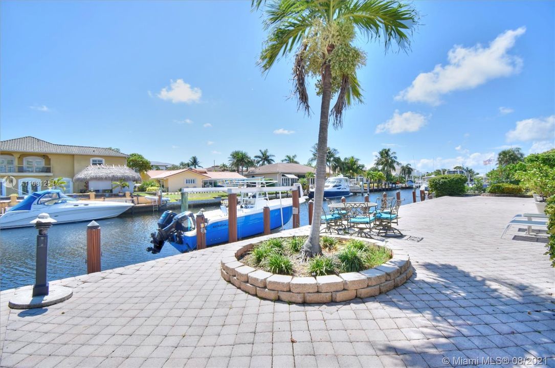Recently Sold: $1,499,900 (3 beds, 2 baths, 1844 Square Feet)