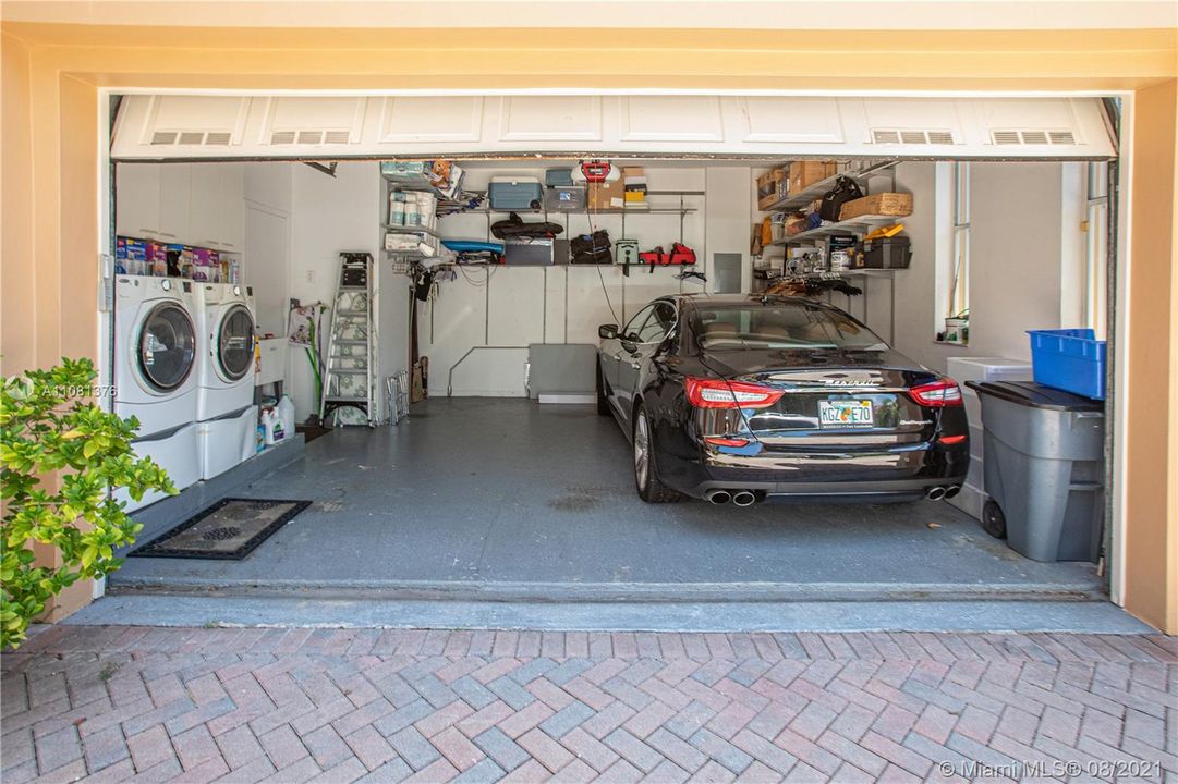 2 Cars Garage