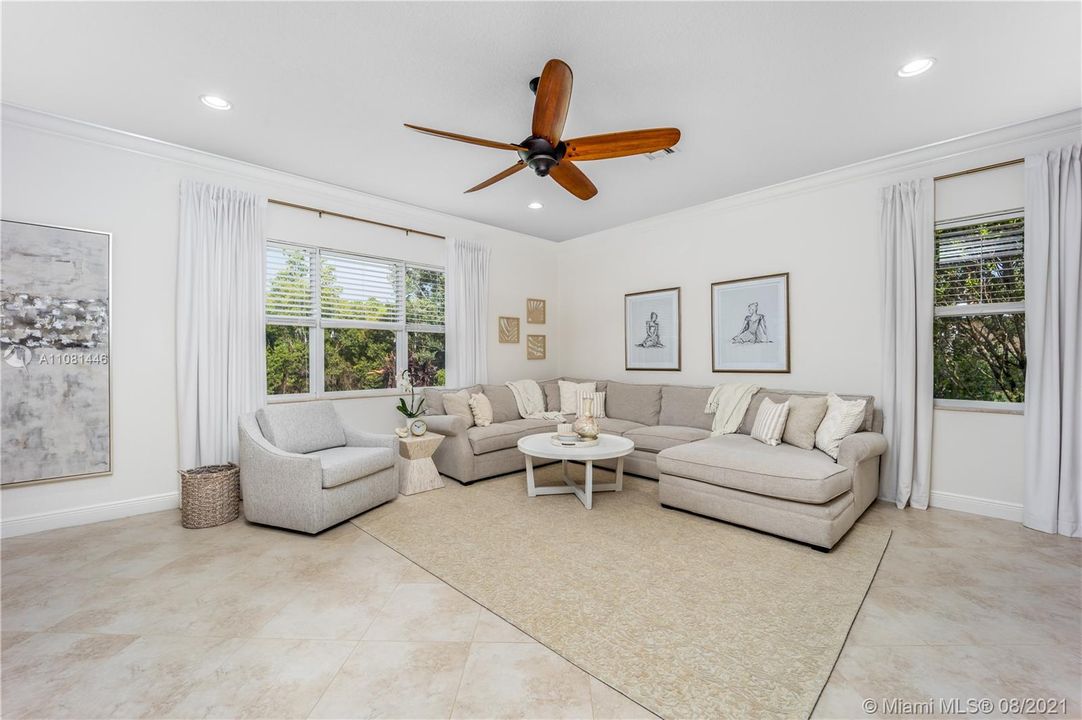Recently Sold: $1,000,000 (4 beds, 4 baths, 3461 Square Feet)