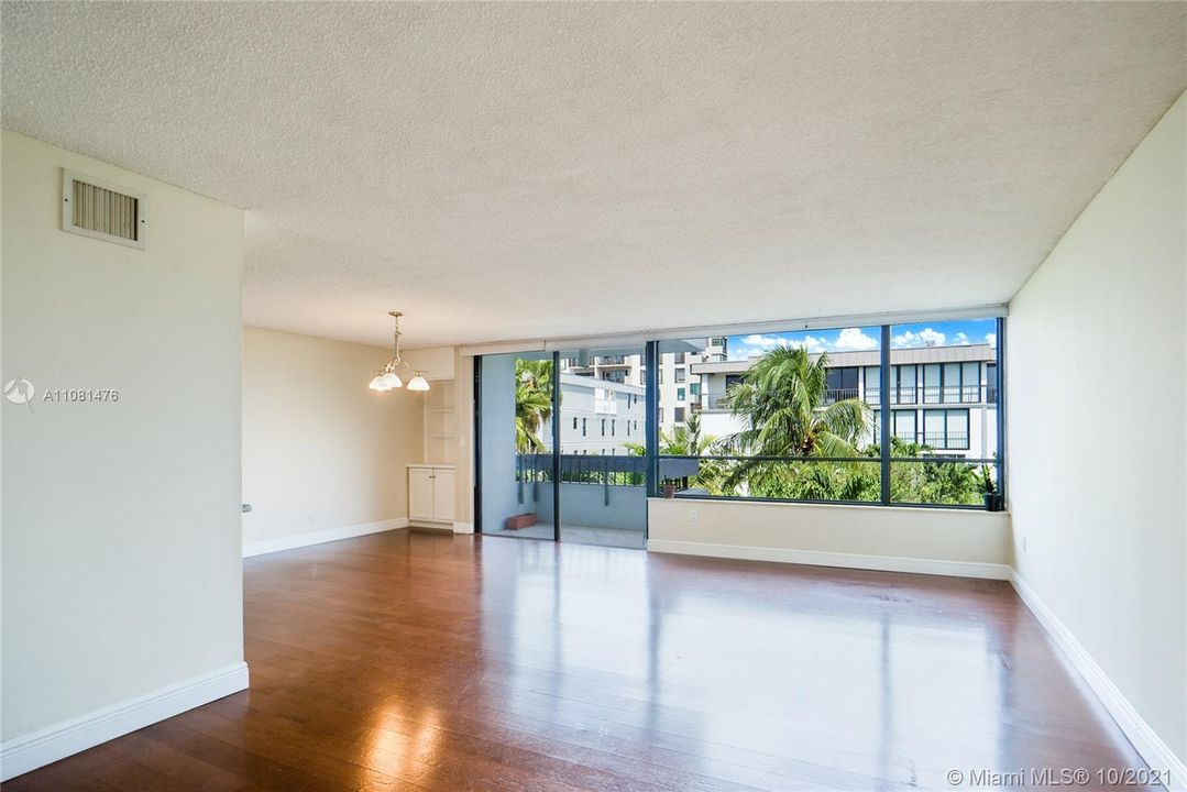 Recently Sold: $629,000 (2 beds, 2 baths, 1120 Square Feet)