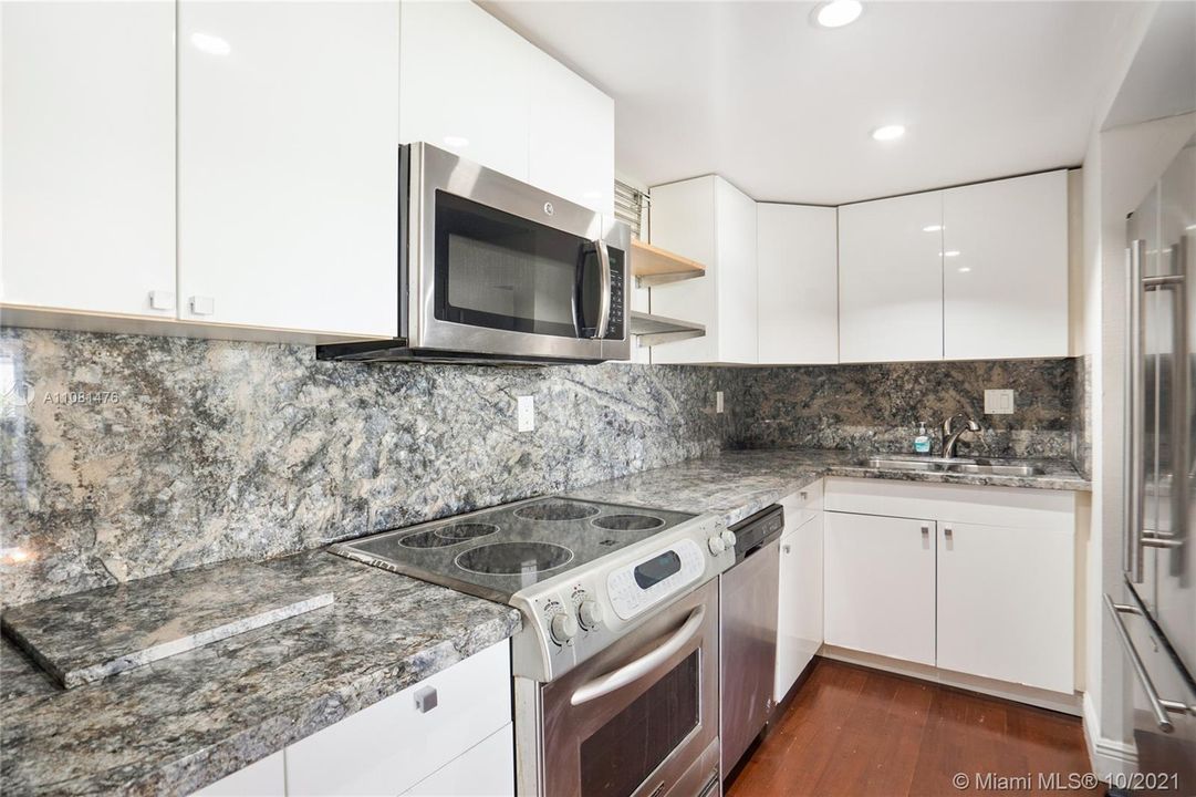 Recently Sold: $629,000 (2 beds, 2 baths, 1120 Square Feet)