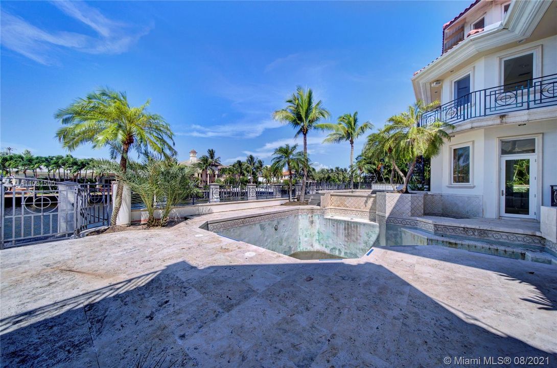 Recently Sold: $6,500,000 (7 beds, 7 baths, 7278 Square Feet)