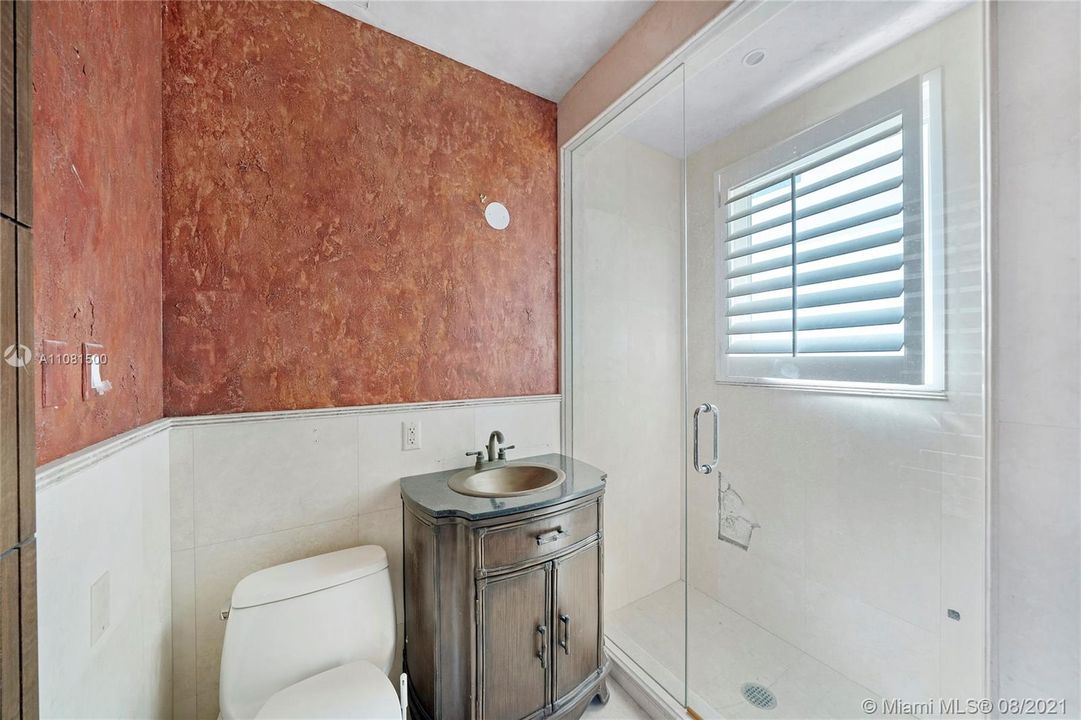 最近售出: $6,500,000 (7 贝兹, 7 浴室, 7278 平方英尺)