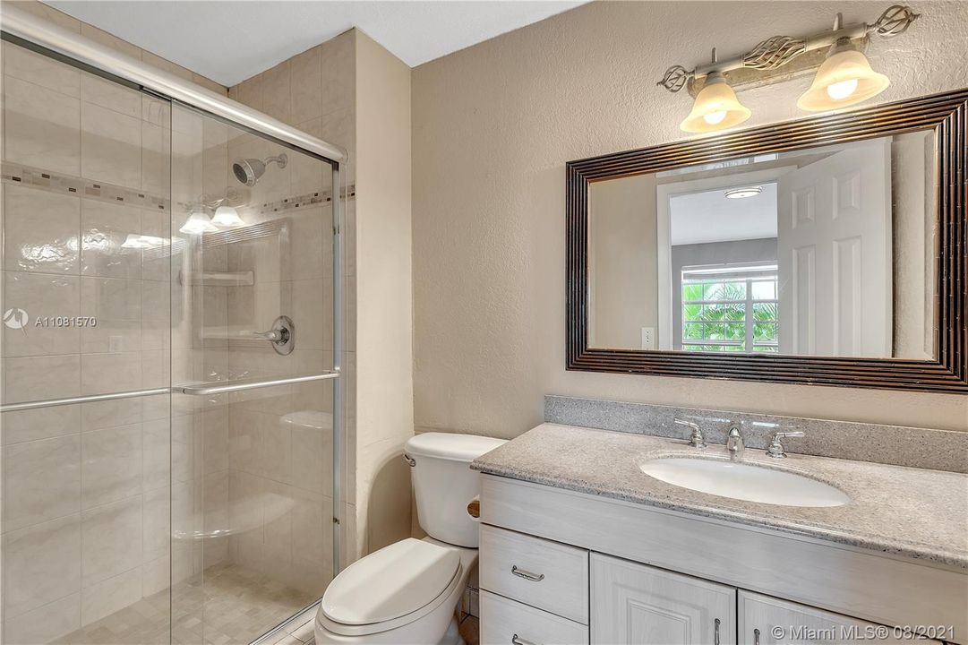 Vendido Recientemente: $285,000 (2 camas, 2 baños, 1258 Pies cuadrados)