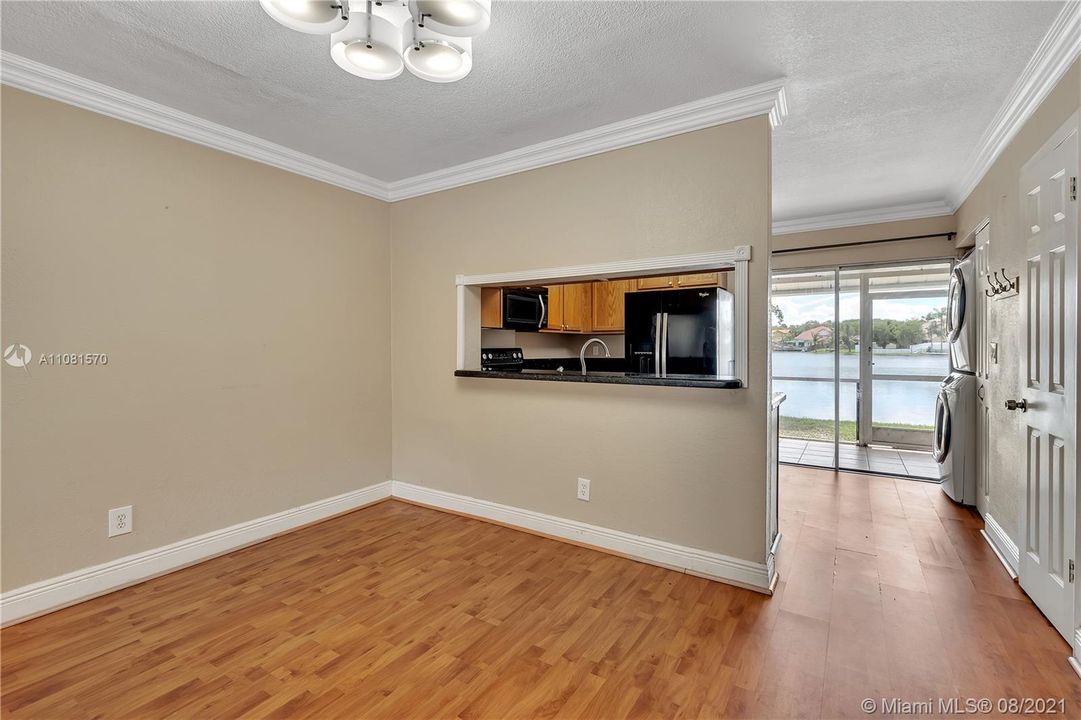 Vendido Recientemente: $285,000 (2 camas, 2 baños, 1258 Pies cuadrados)