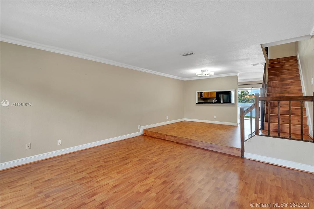 Vendido Recientemente: $285,000 (2 camas, 2 baños, 1258 Pies cuadrados)